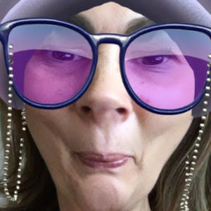 Meet your Posher, Lori